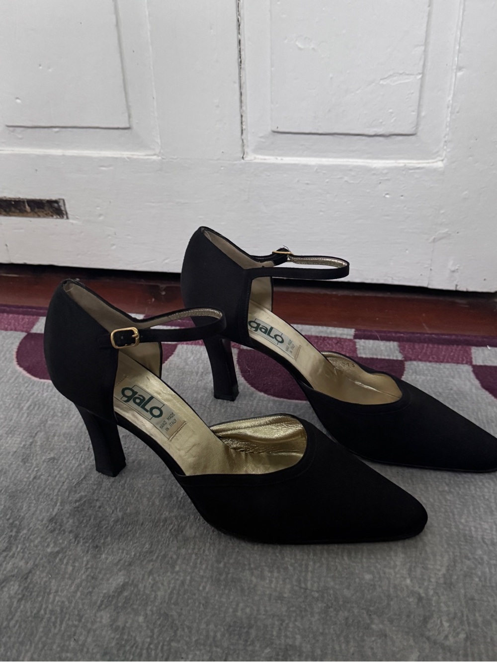 Vintage 90s gaLo Black Matte Satin Ankle Strap Pointed Heel Hand Made Italy 9
